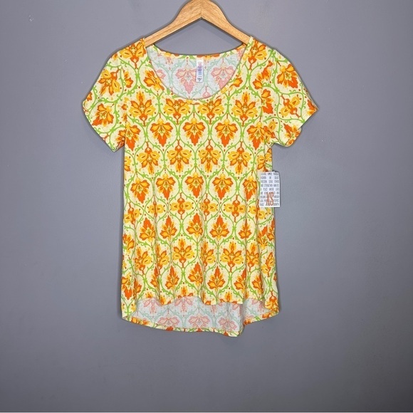 NWT Lularoe Tropical print Classic tshirt - Picture 1 of 8